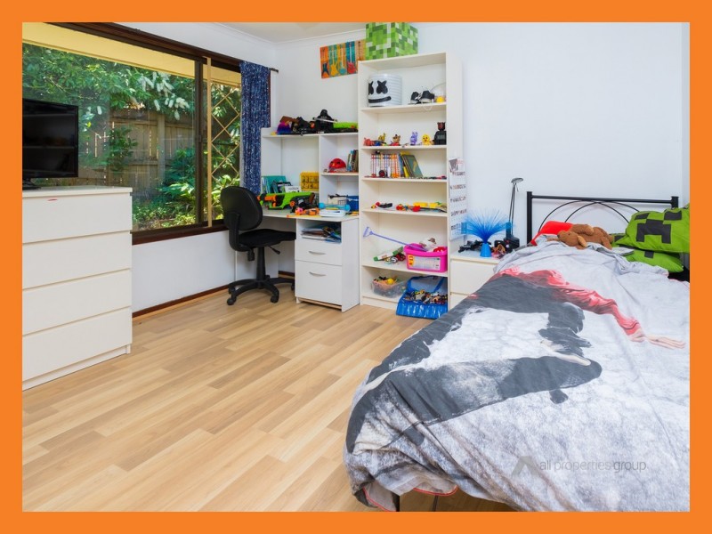 5 Emu Court, Regents Park QLD 4118