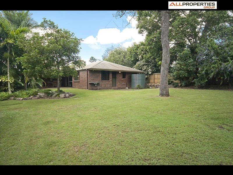 5 Emu Court, Regents Park QLD 4118