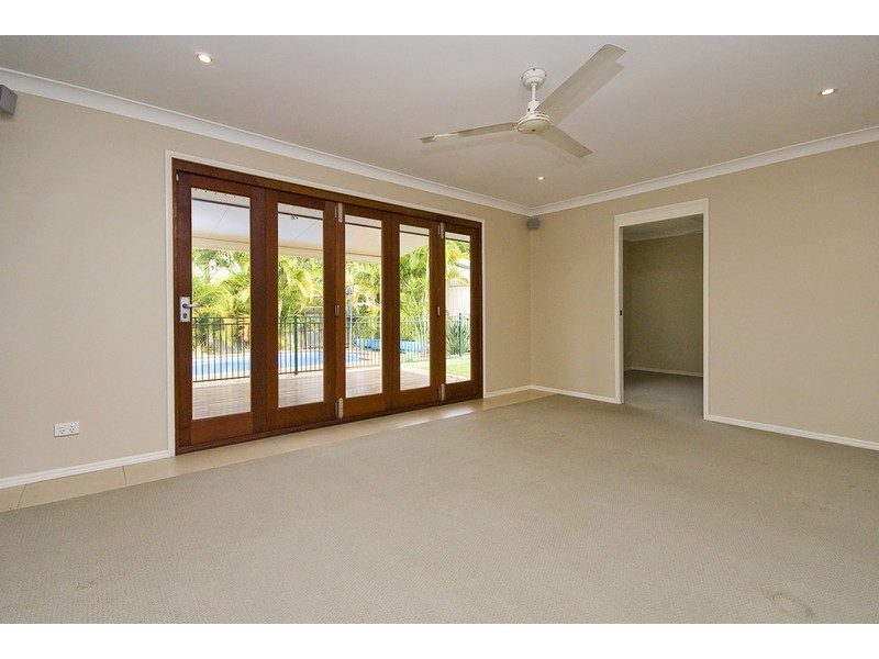 9 Scarlet Place, Forest Lake QLD 4078