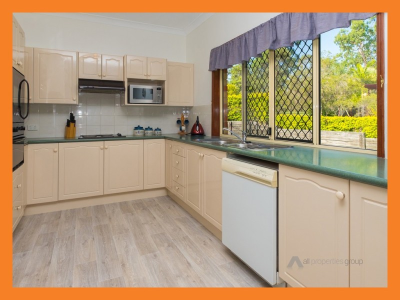 124 Equestrian Drive, New Beith QLD 4124