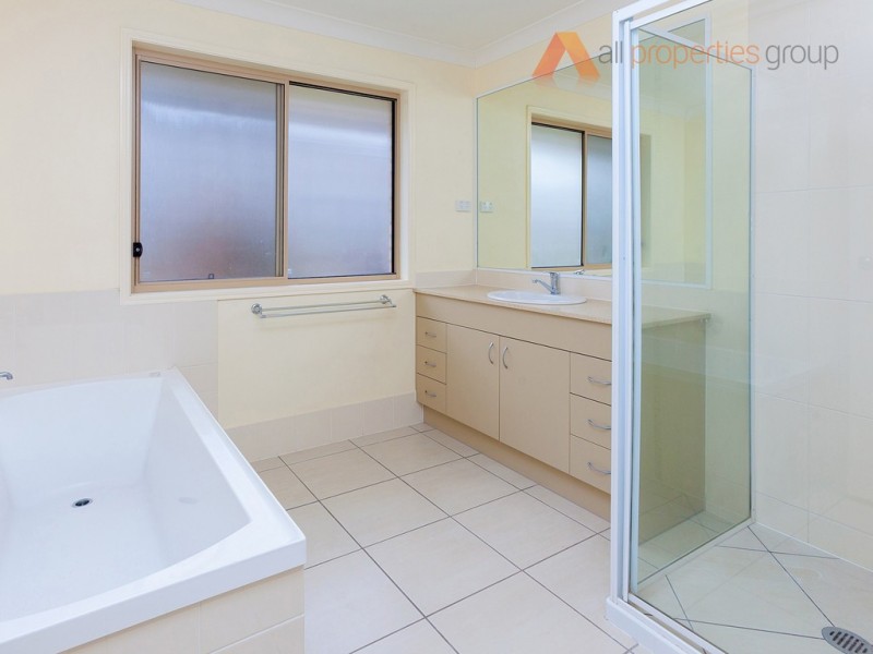 1 Atlantic Drive, Brassall QLD 4305