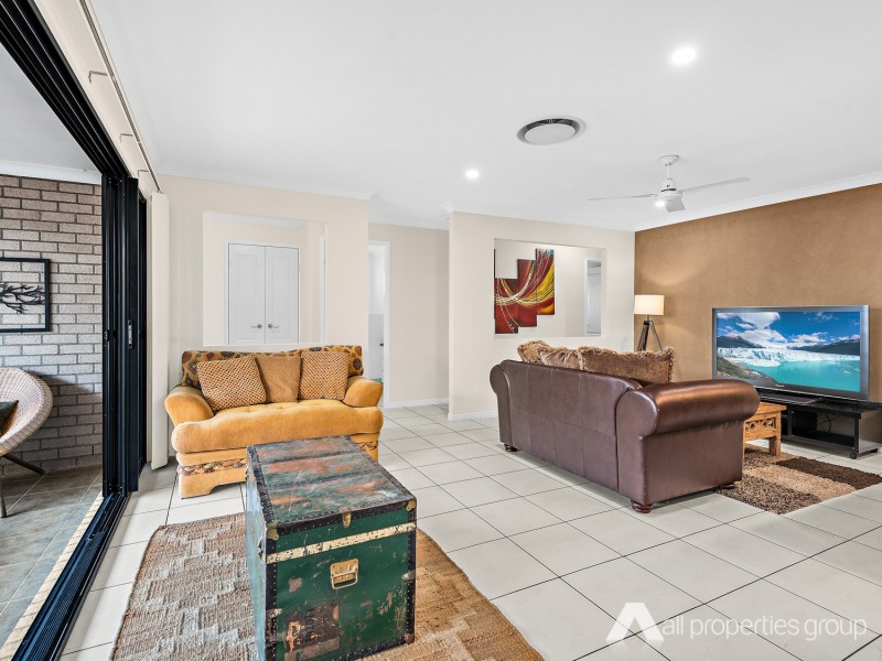 27 Sandalwood Street, Heathwood QLD 4110