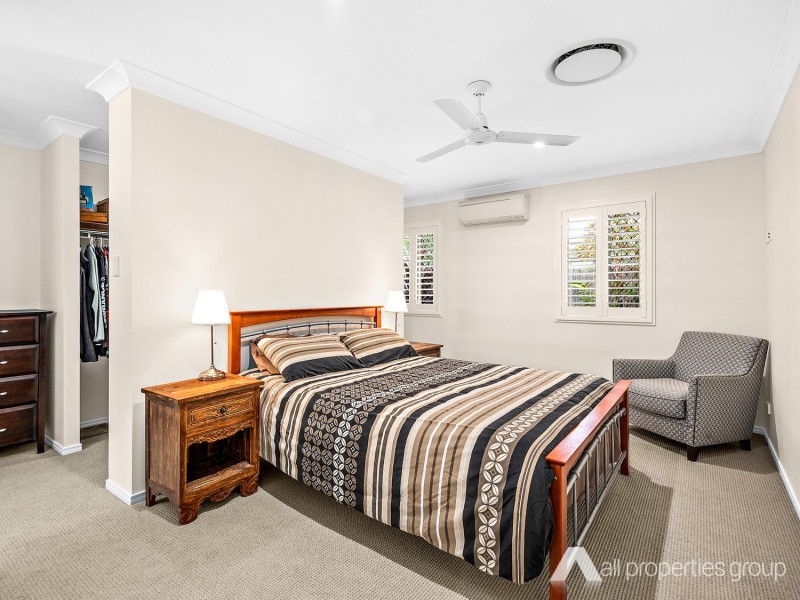 27 Sandalwood Street, Heathwood QLD 4110