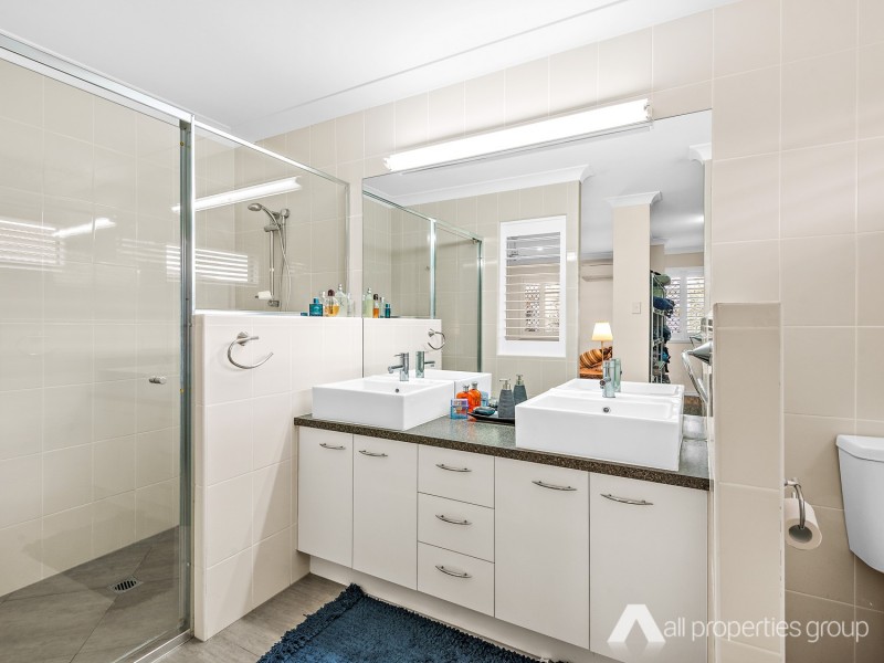 27 Sandalwood Street, Heathwood QLD 4110