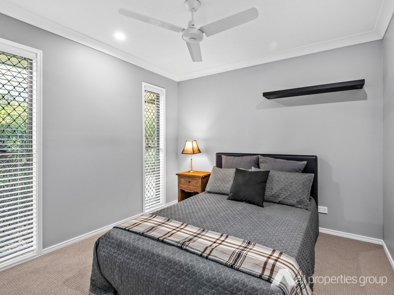 27 Sandalwood Street, Heathwood QLD 4110