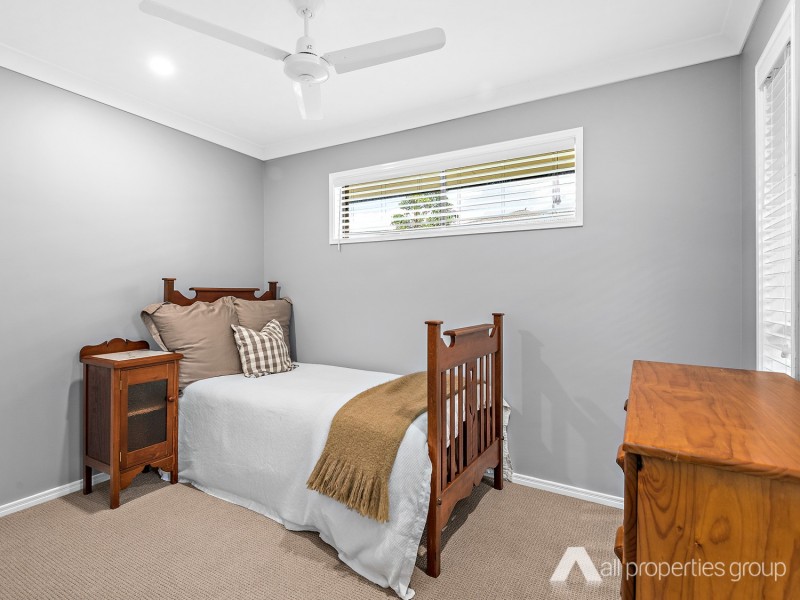 27 Sandalwood Street, Heathwood QLD 4110