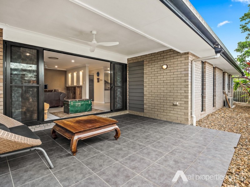 27 Sandalwood Street, Heathwood QLD 4110