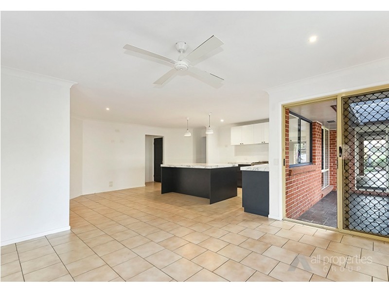 136 Banksia Cct, Forest Lake QLD 4078