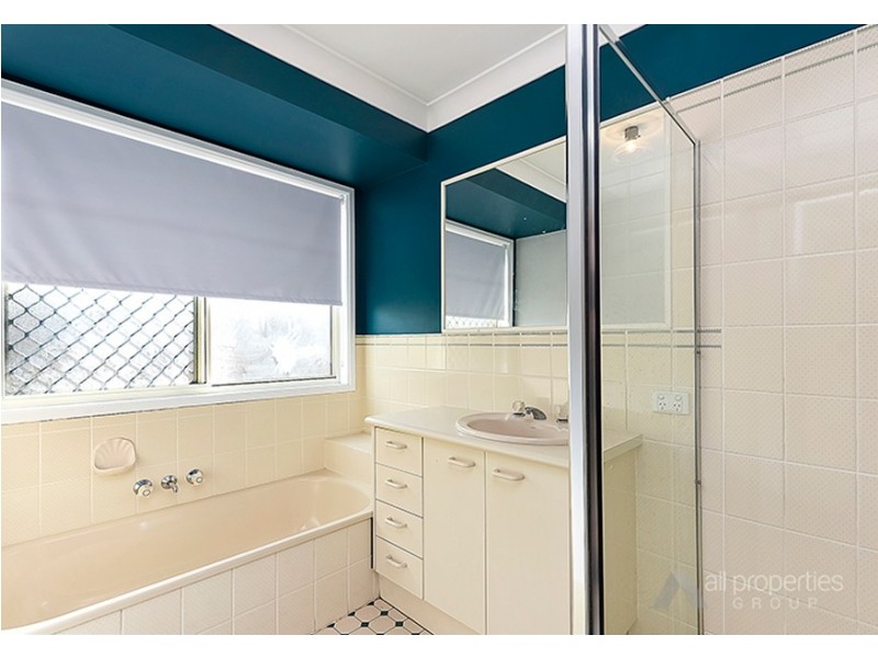136 Banksia Cct, Forest Lake QLD 4078