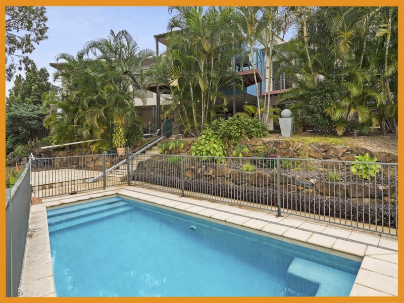 8 Hervey Street, Oxenford QLD 4210