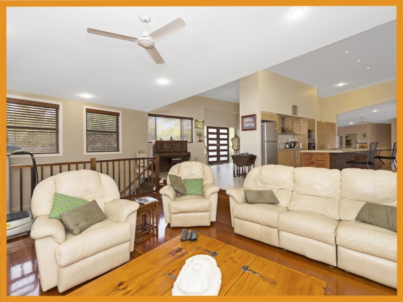 8 Hervey Street, Oxenford QLD 4210