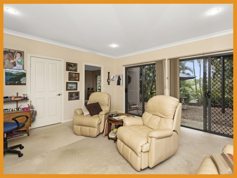 8 Hervey Street, Oxenford QLD 4210