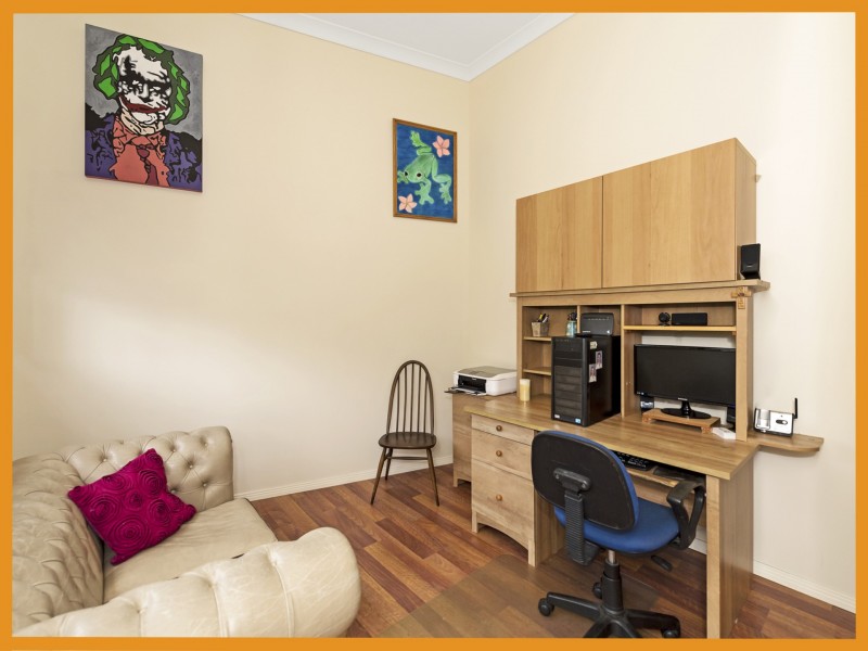 8 Hervey Street, Oxenford QLD 4210