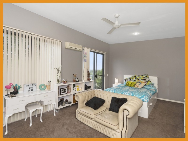 8 Hervey Street, Oxenford QLD 4210