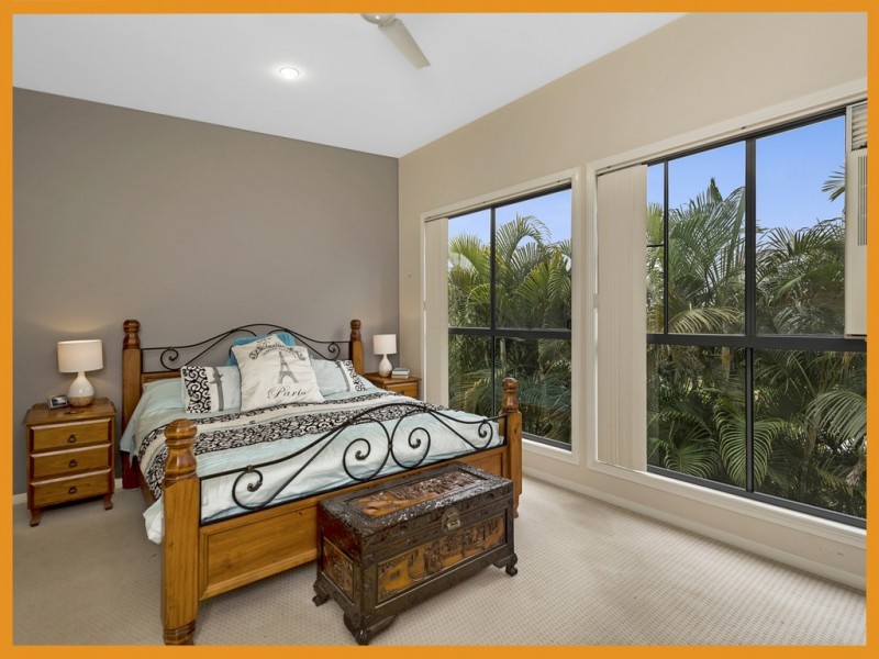 8 Hervey Street, Oxenford QLD 4210