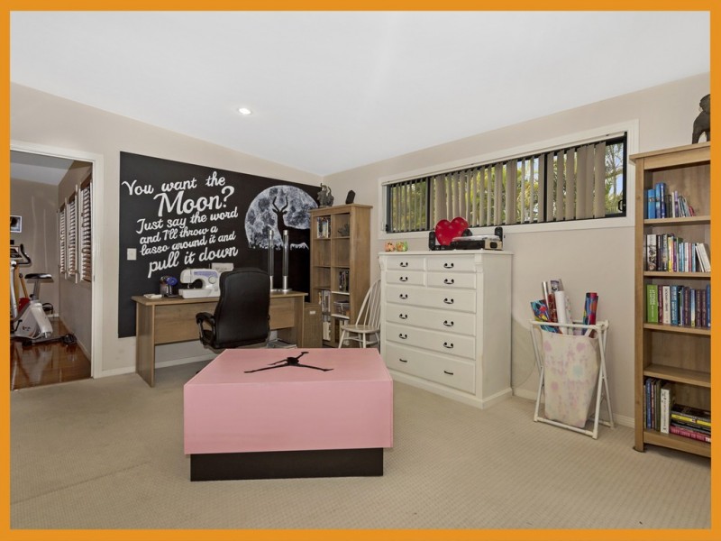 8 Hervey Street, Oxenford QLD 4210