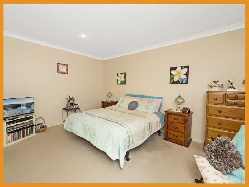 8 Hervey Street, Oxenford QLD 4210