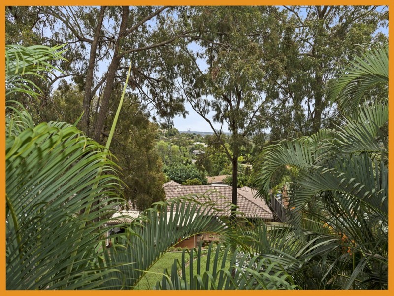 8 Hervey Street, Oxenford QLD 4210