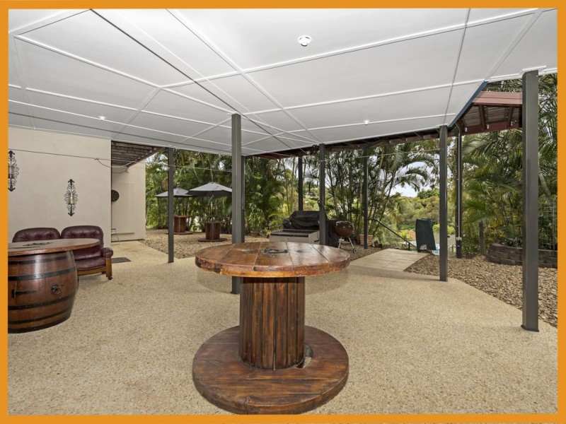 8 Hervey Street, Oxenford QLD 4210