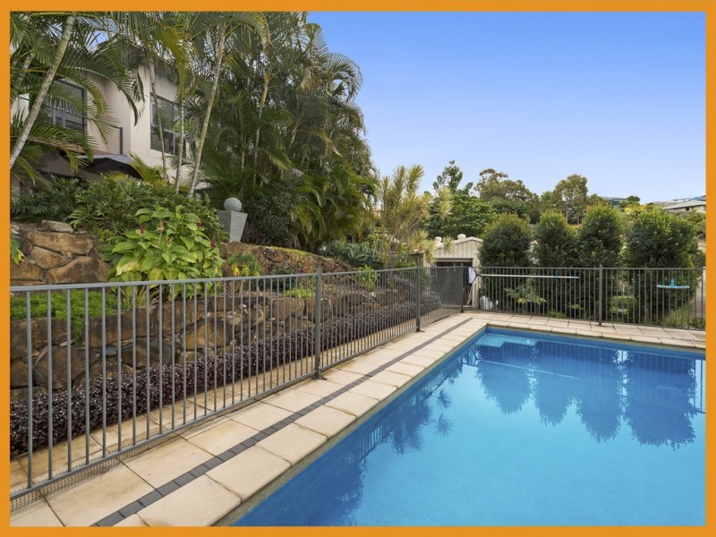 8 Hervey Street, Oxenford QLD 4210