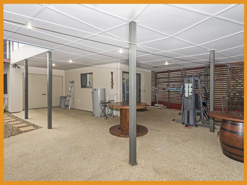 8 Hervey Street, Oxenford QLD 4210