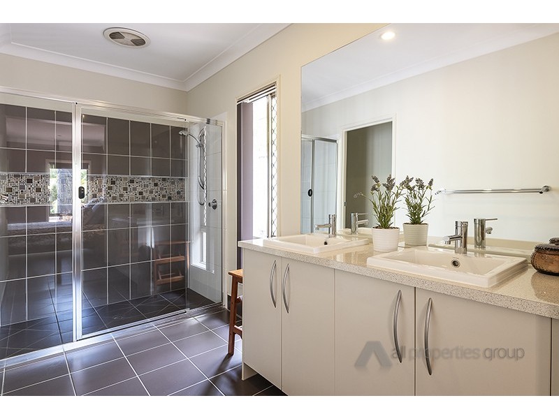 16 Watergum Street, Heathwood QLD 4110