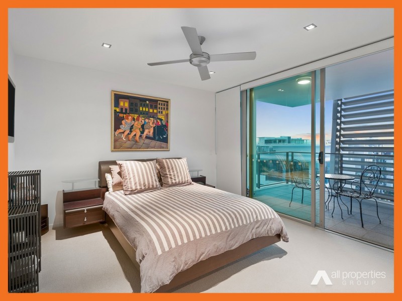 26701/2 Ephraim Island, Paradise Point QLD 4216