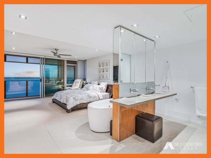 26701/2 Ephraim Island, Paradise Point QLD 4216