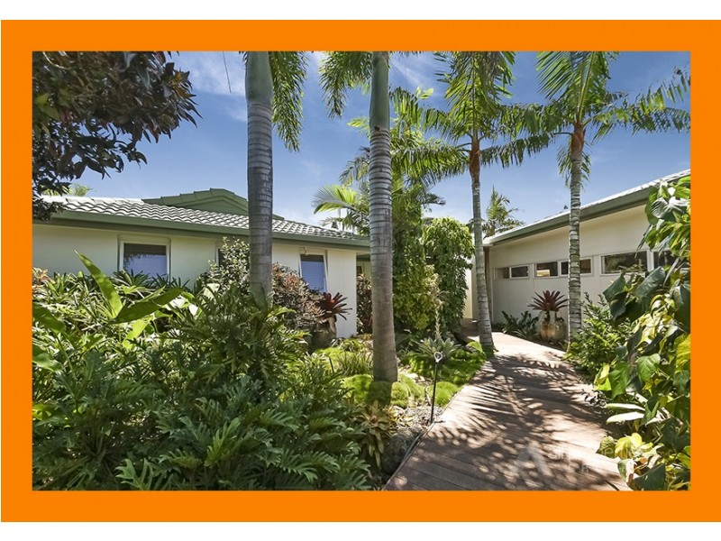 9 Pimaga place, Runaway Bay QLD 4216