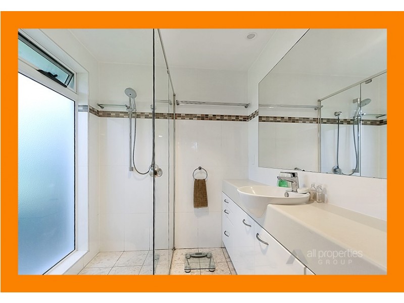 9 Pimaga place, Runaway Bay QLD 4216
