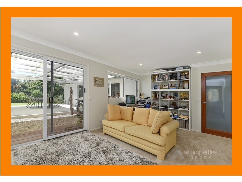 9 Pimaga place, Runaway Bay QLD 4216