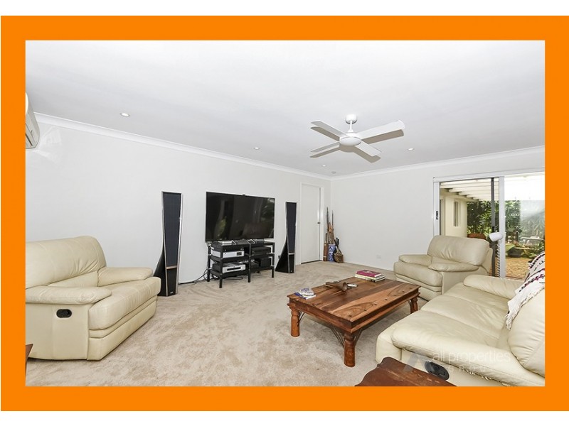 9 Pimaga place, Runaway Bay QLD 4216