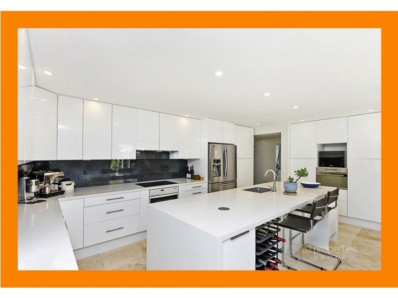 9 Pimaga place, Runaway Bay QLD 4216