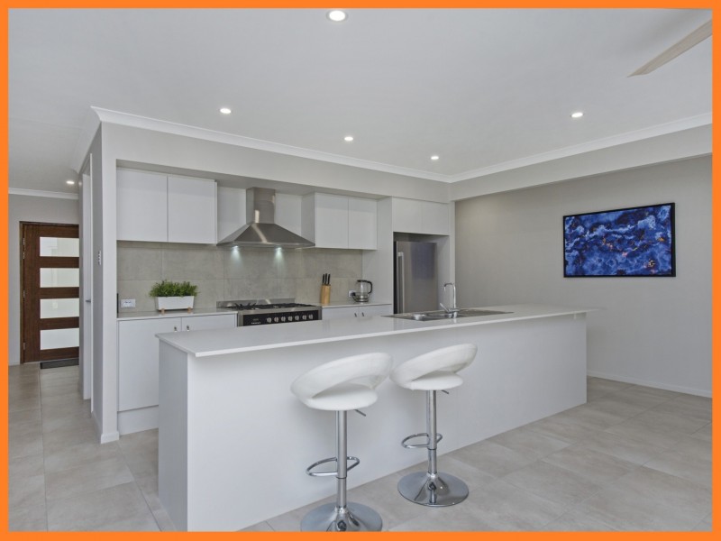 8 Camelot Court, Ormeau QLD 4208