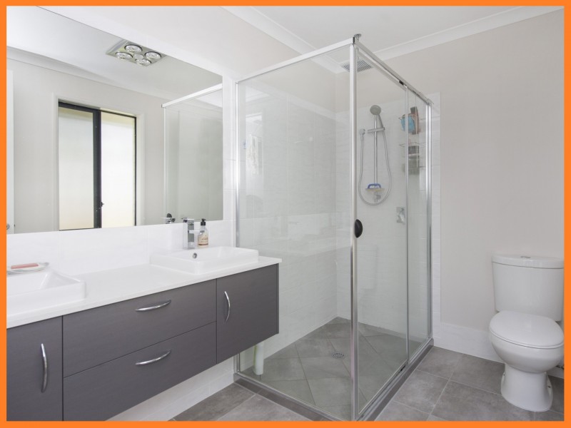 8 Camelot Court, Ormeau QLD 4208