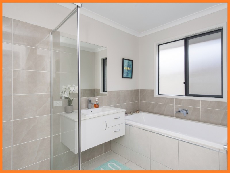 8 Camelot Court, Ormeau QLD 4208
