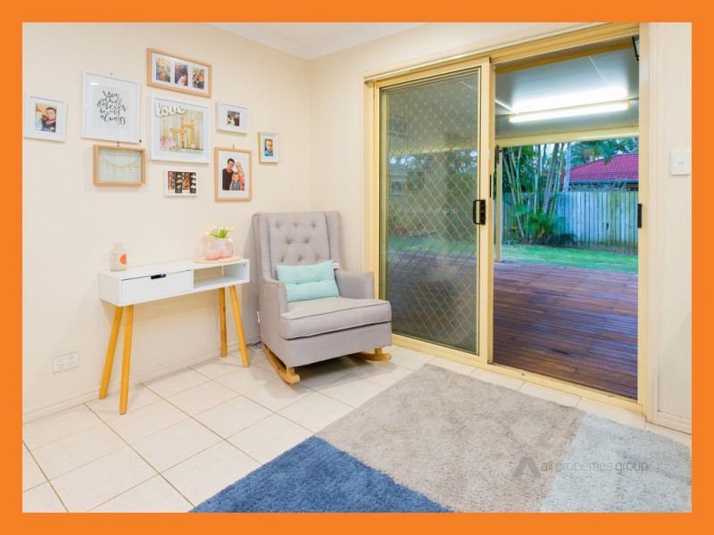 87 Federation Dr, Hillcrest QLD 4118