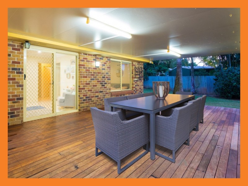 87 Federation Dr, Hillcrest QLD 4118
