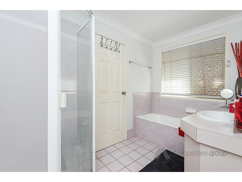 60 Settlers Circuit, Forest Lake QLD 4078
