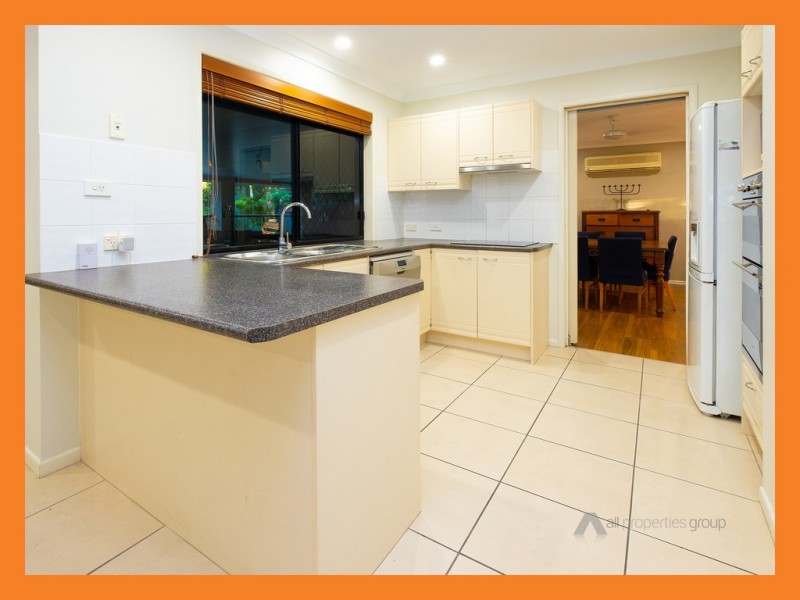 26 Tarra Place, Parkinson QLD 4115