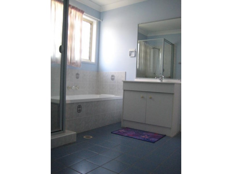 7 Blenheim Close, Forest Lake QLD 4078