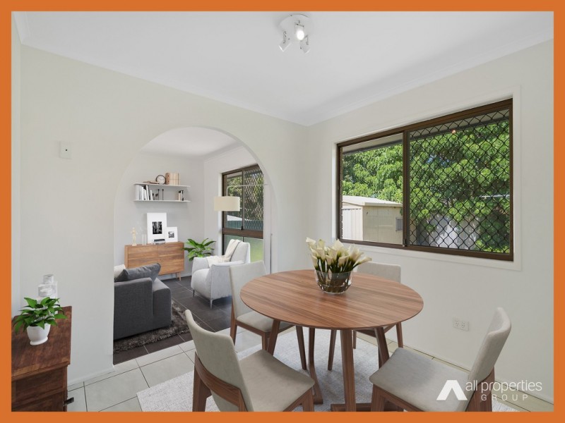 4 Lichen Ct, Regents Park QLD 4118