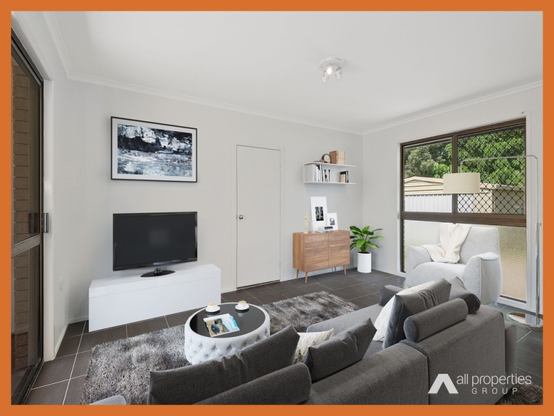4 Lichen Ct, Regents Park QLD 4118