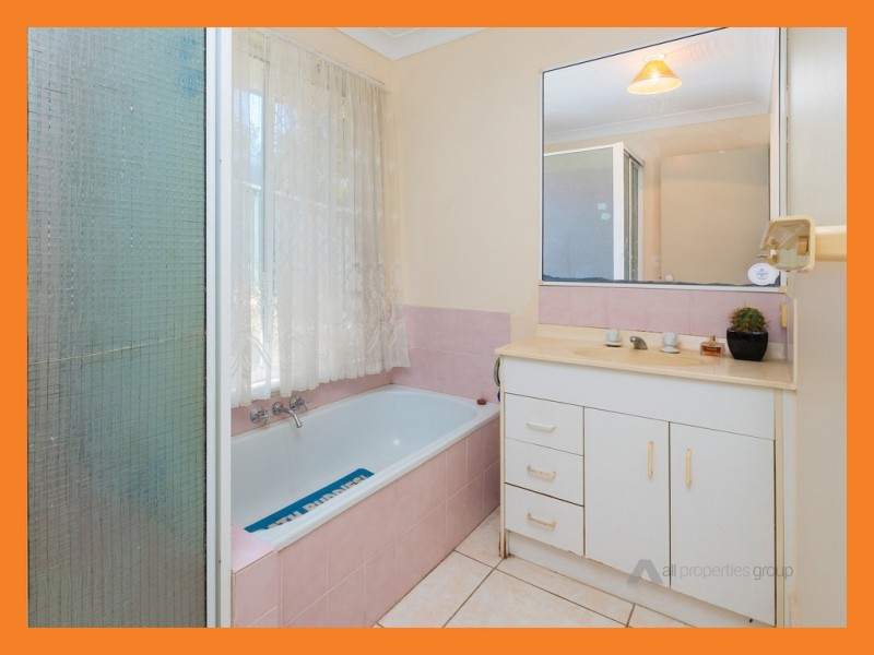 37 Melbourne Road, Arundel QLD 4214