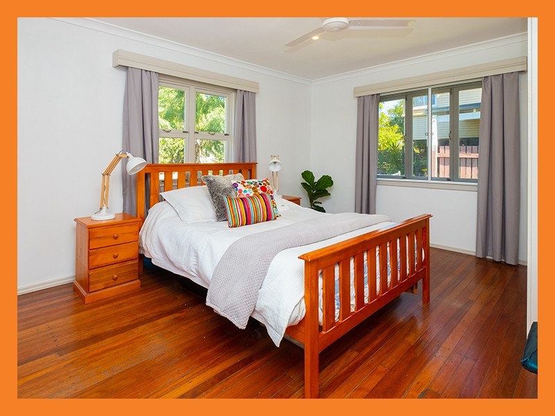 1 Campana Street, Oxley QLD 4075