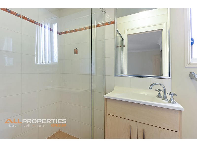 10 James Street, Crestmead QLD 4132