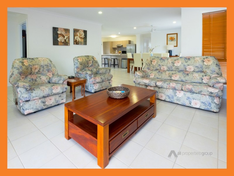 15 Flametree Cres, Berrinba QLD 4117
