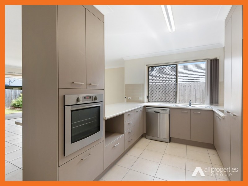 5 Ravensbourne Cct, Waterford QLD 4133