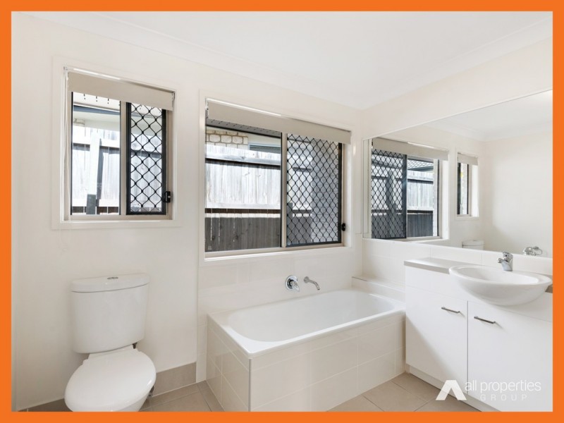 5 Ravensbourne Cct, Waterford QLD 4133