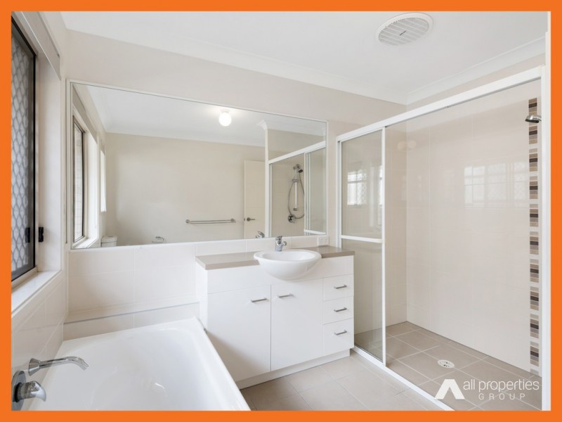 5 Ravensbourne Cct, Waterford QLD 4133